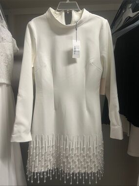 Elegant White Pearl-Trim Long Sleeve Wedding Dress